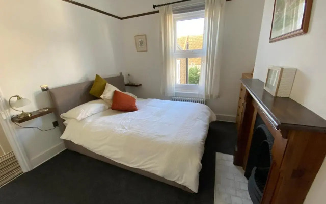 Cosy 2 Bedroom House