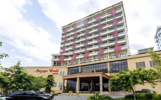 Senyum World Hotel