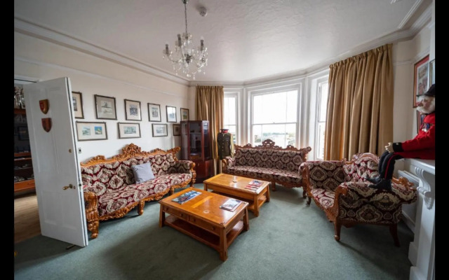 OYO Lord Kitcheners Guest House