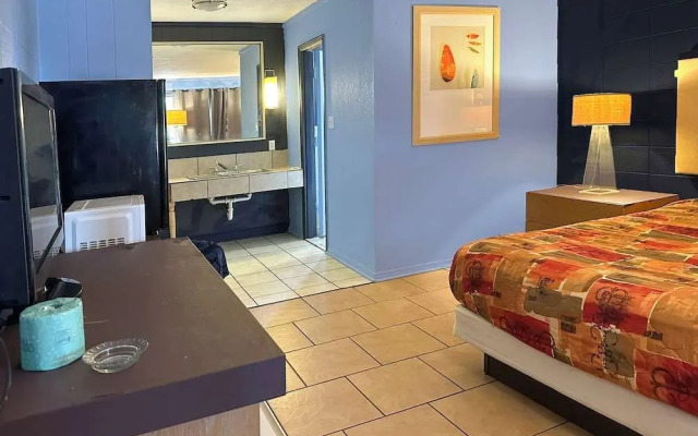 Luxury Inn by OYO Albany