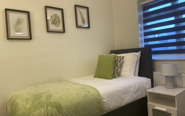 Gladstone Apartments by Bluebell Rooms