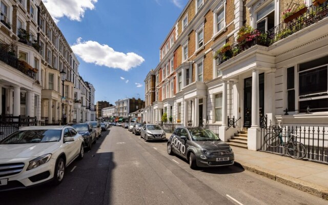 Light-filled Studio With AC - Earl s Court