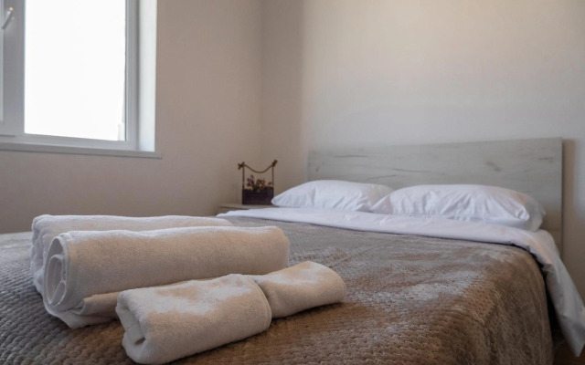 Bright apartment on 13th floor