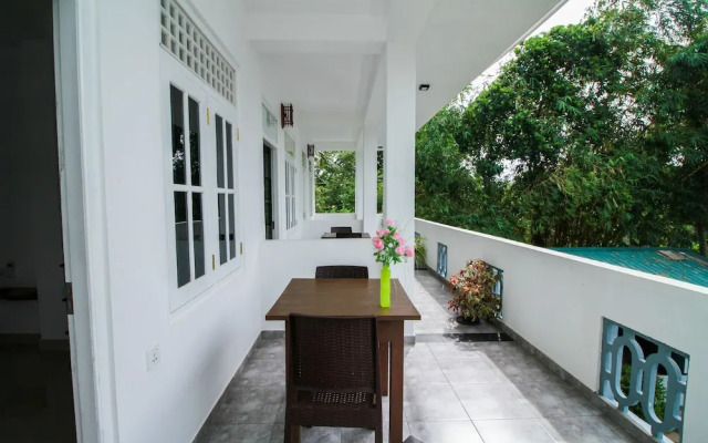 OYO 232 Cinnamon Canal View