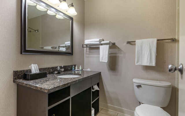 Quality Inn & Suites Escanaba North