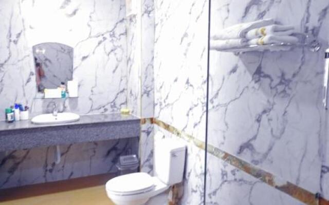 Que Huong Hotel