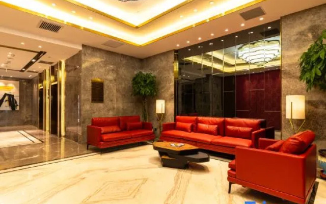 Royal•Garden Hotel