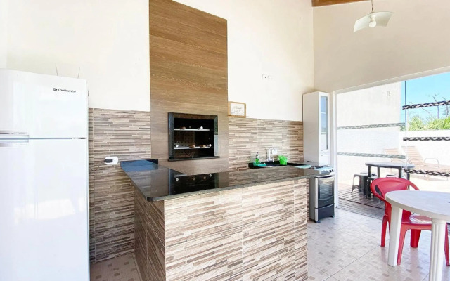 Maravilhoso sobrado com piscina e cascata