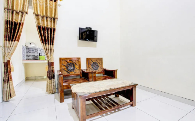 SPOT ON 93819 Homestay Shinta Syariah