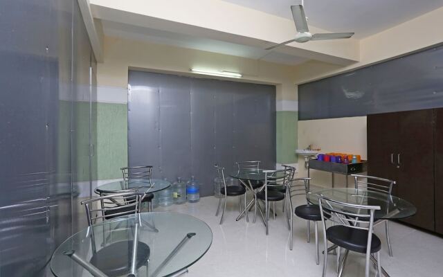 The Royal Nest By OYO Rooms