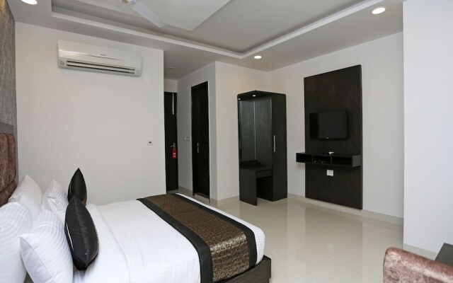 OYO 14769 Hotel Belmond