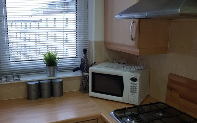 Executive Open Plan Apartment in Leith