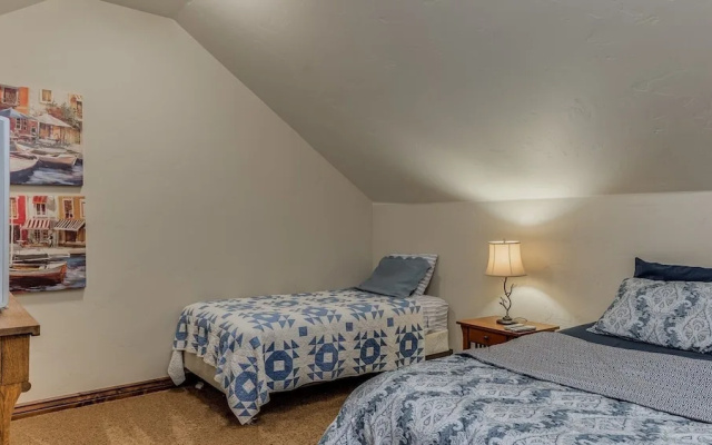Beyond The Green 4 Bedroom Townhouse by RedAwning