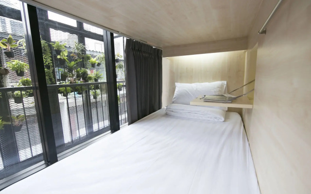 Lamurr Sukhumvit41 (Hostel)