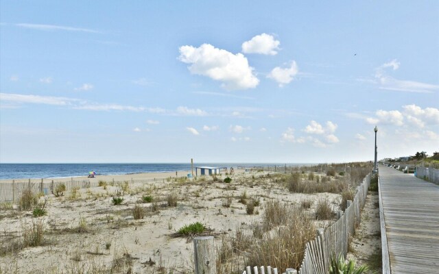 Mariners Court 216 by Long & Foster