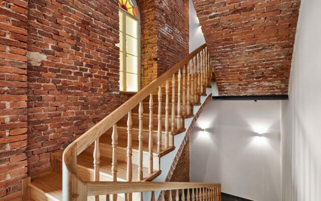 1891 Aparthotel Attic