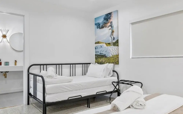 Miami Stay With Pool Luxury