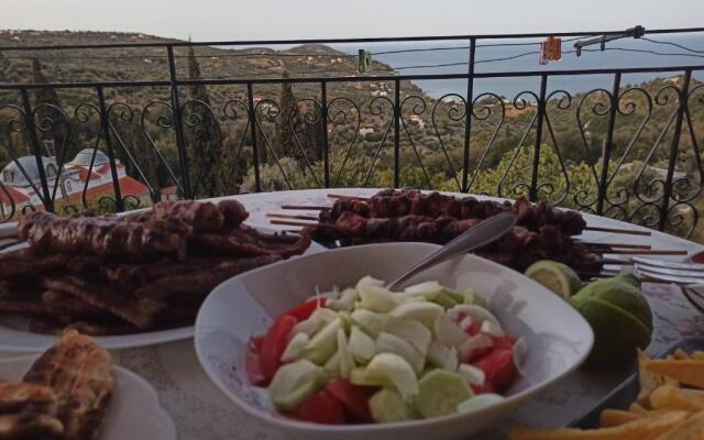 Μπαλκόνι του Αιγαίου father's house in Kimi