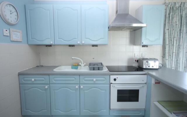 17H Medmerry Park 2 Bedroom Chalet