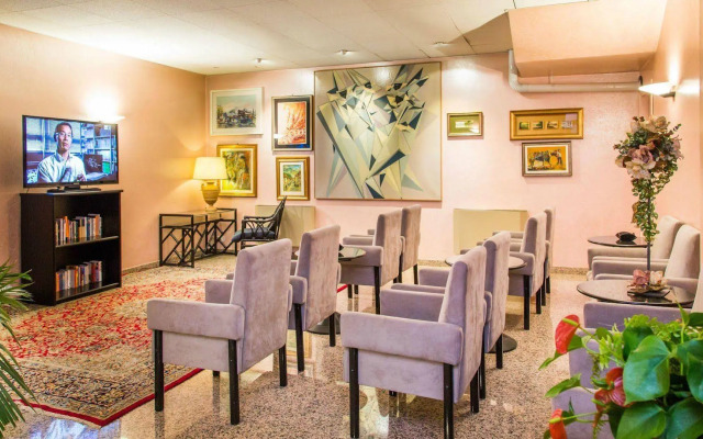 Hotel Diana
