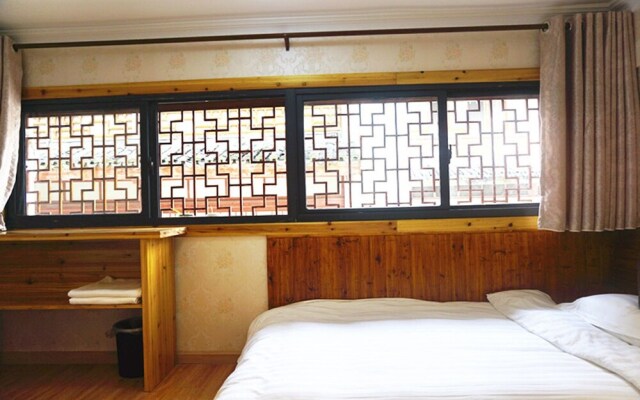 Zhouzhuang Yunshu Boutique Inn