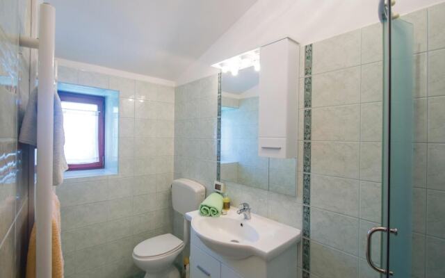 Awesome Home in Gondolici With Wifi and 3 Bedrooms