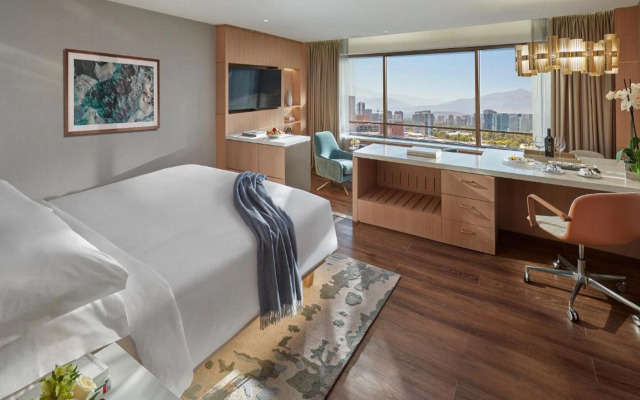Mandarin Oriental, Santiago