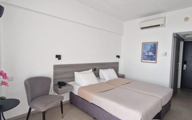 Navarria Hotel