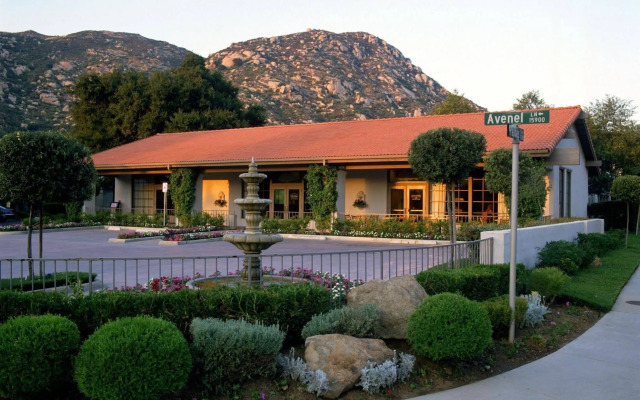 Riviera Oaks Resort