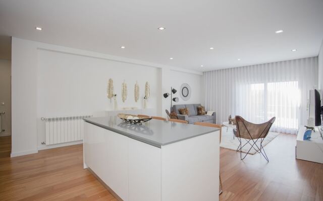 Liiiving -Luxury River View Apartment XI