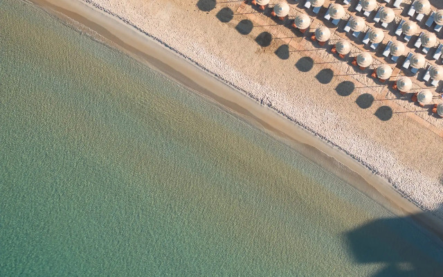 Golden Milos Beach House by Domotel