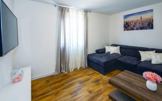 Amazing Home in Sutivan With Wifi and 3 Bedrooms