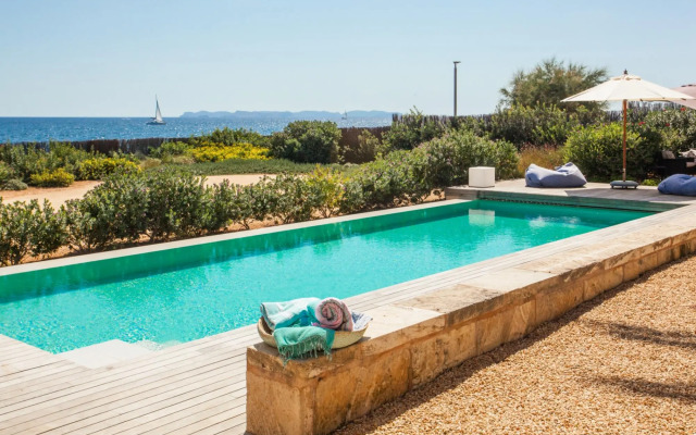 Villa Cabrera With Private Pool 12 Pax