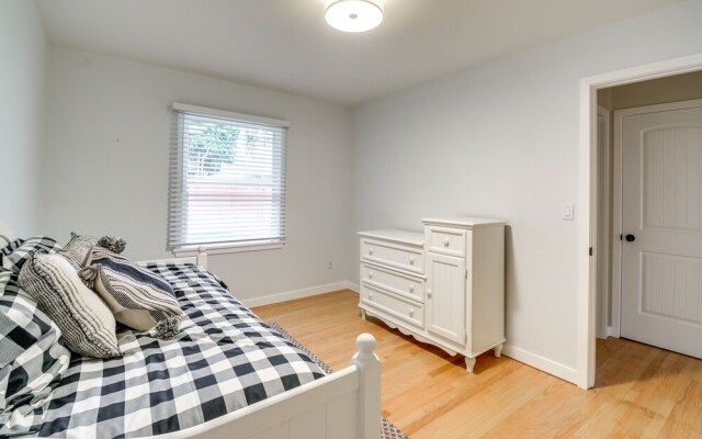 Tacoma Vacation Rental w/ Outdoor Fireplace