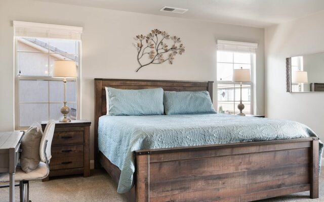 Red Cliffs Getaway 3 Bedroom Townhouse