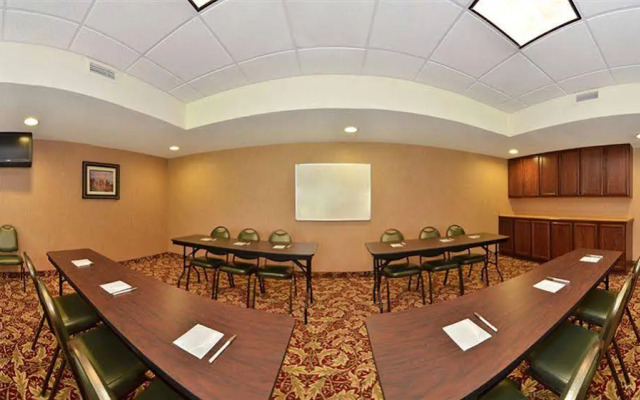 Motel 6 Park City KS