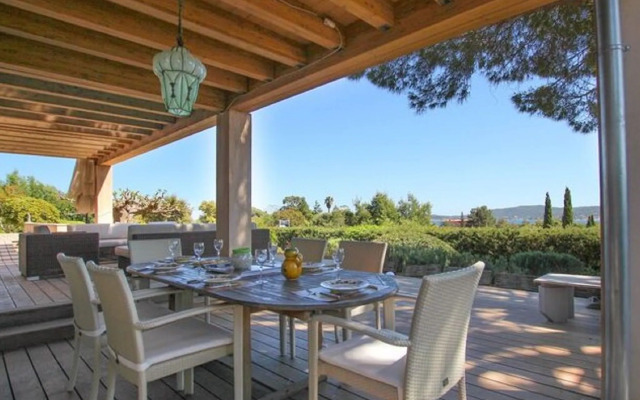 Serene Holiday Home in Grimaud With Private Pool