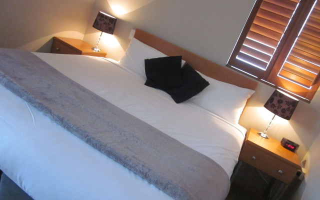 The Cosmopolitan Motel and Serviced Apartments