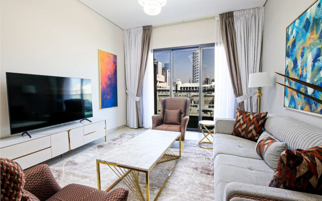 Spacious 2BR Apt Maids Elegance