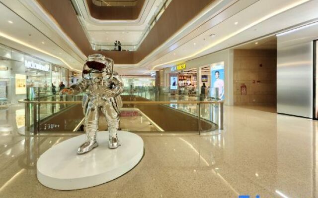 Star Theme Apartment (Guangzhou Panyu Tianhe Chengnancun Wanbo Metro Station)