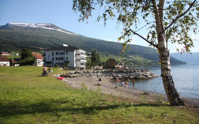 Innvik Fjordhotel - Misjonheimen