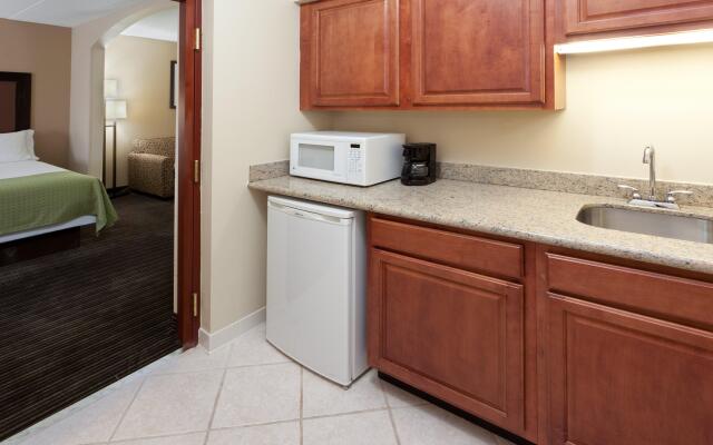 Holiday Inn Express Suites Charleston by IHG