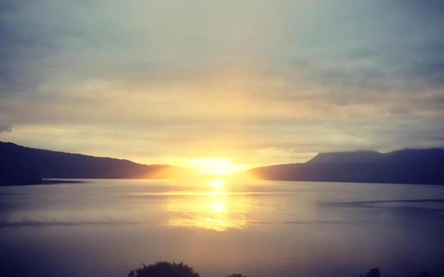 te Whare -Lake Tarawera tree-top nest