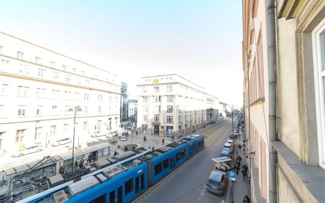 Best Location On Main Square