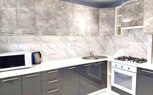 Новобудова Авалон, Стрийська