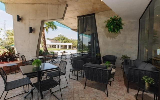 Eatons Hill Hotel