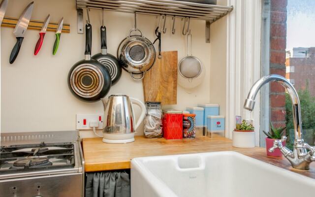 1 Bedroom Flat In Putney