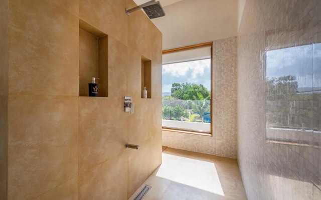 Saffron Stays Gardenia