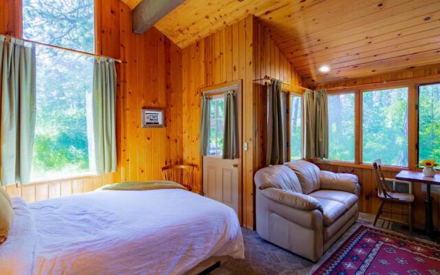 Lake Creek Lodge