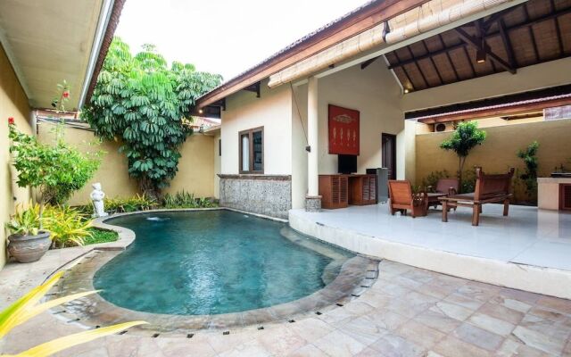 9-BR Private Pool Villa Walk to Seminyak Beach